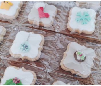 Advent Calendar - 24 Mini Butter Biscuits with fondant icing