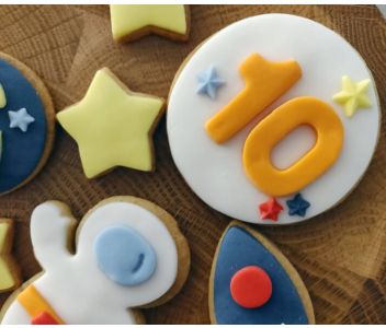 Butter Biscuit with fondant icing - Space
