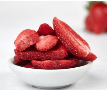 LioBites Freeze-Dried Strawberry Crisps - 1 box 15 packs - FREE DELIVERY 
