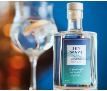 Sky Wave Signature London Dry Gin – Officially the World’s Best Contemporary Gin 700ml