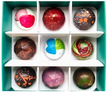 Christmas Selection - Classic Box of 9 Chocolate Bonbons