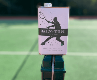 WHAT A SHOT! – THE PERFECT TENNIS TIPPLE! – 50CL TIN