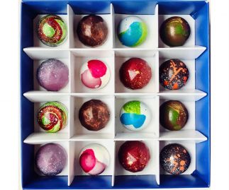 Christmas Selection - Classic Box of 16 Chocolate Bonbons