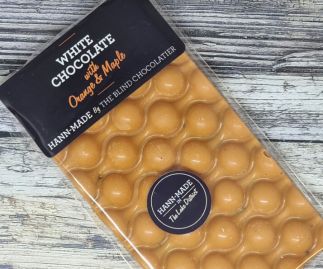 White chocolate flavoured with orange and maple 