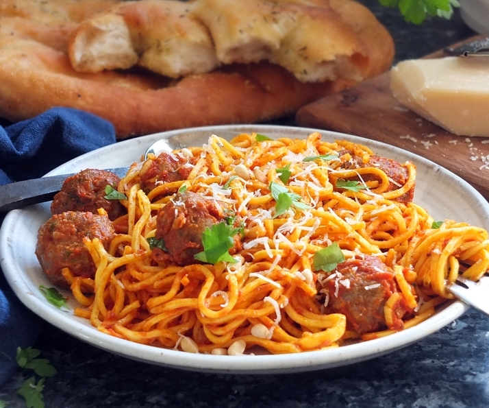 Spaghetti & Meatballs